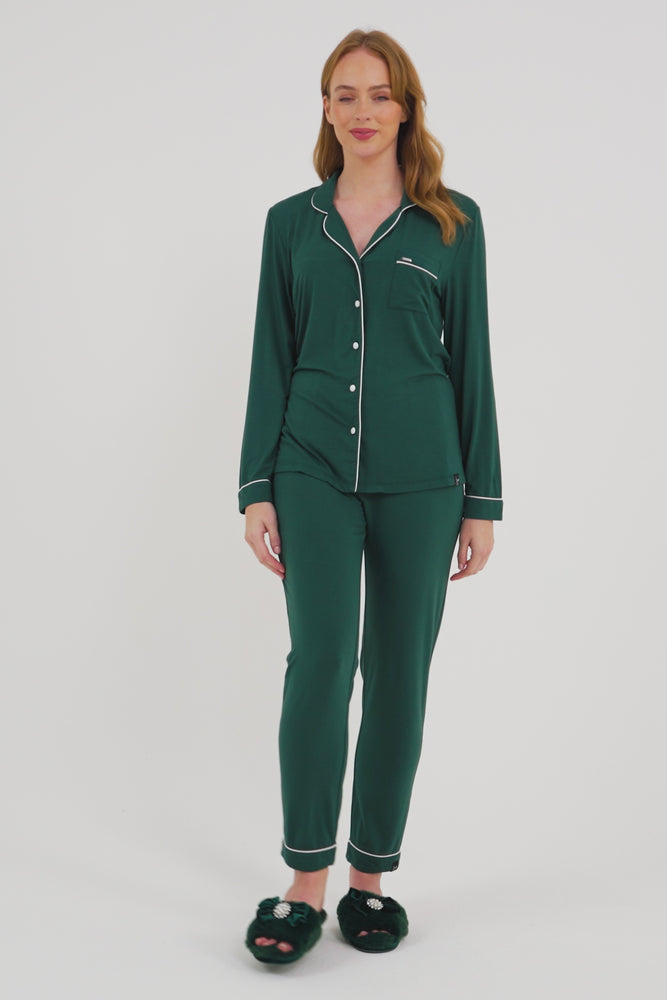 
                  
                    Load and play video in Gallery viewer, Bamboo Pyjama Set in Green
                  
                
