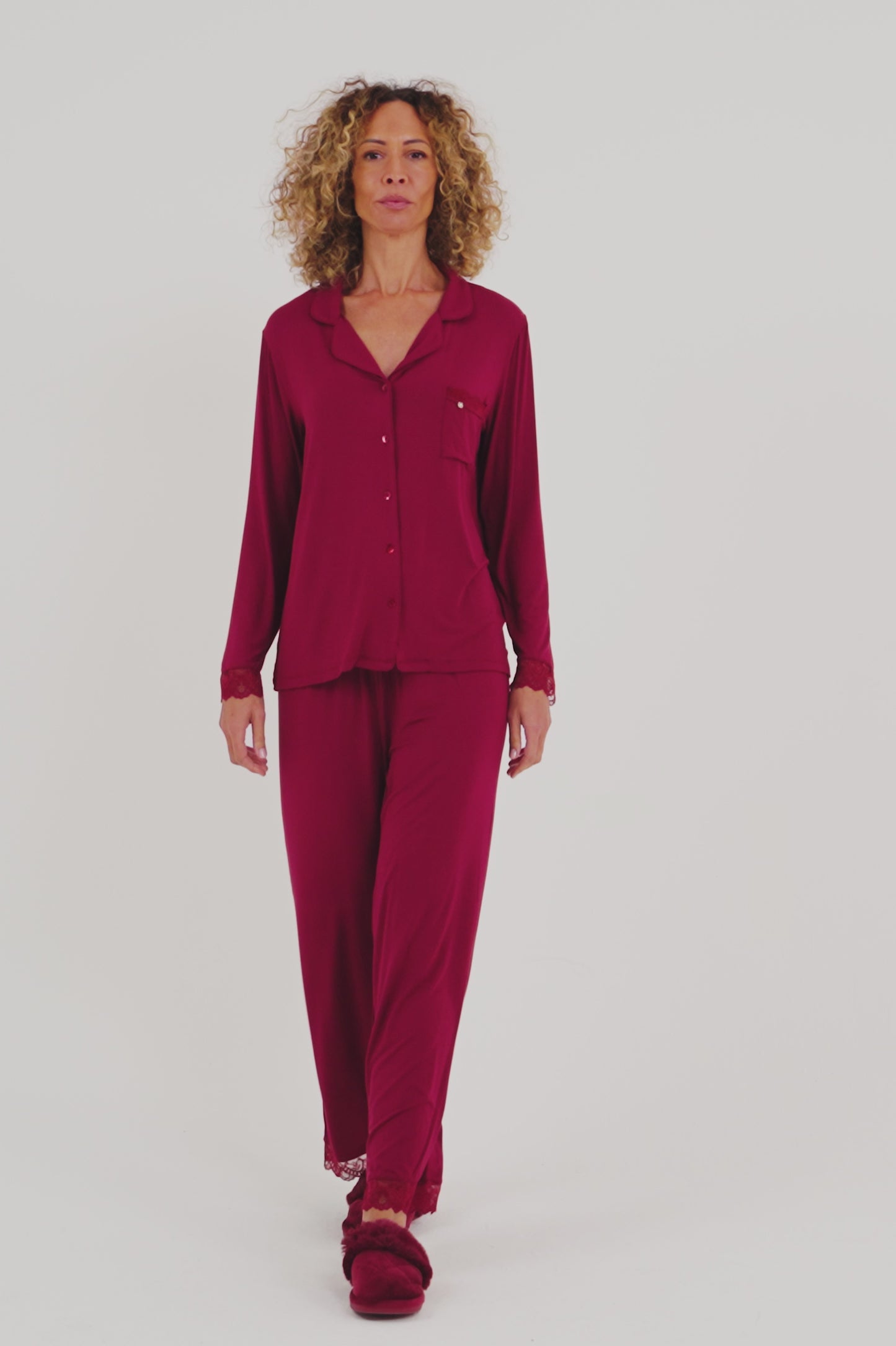 
                  
                    Load and play video in Gallery viewer, Bamboo Lace Pyjama Set in Bordeaux
                  
                